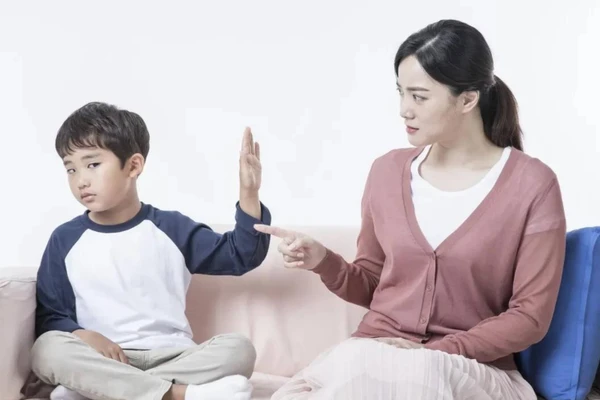 Trong cuộc sống học tập hàng ngày, hoàn thành một số việc rất đơn giản, làm việc của bản thân, trẻ đều muốn đưa ra điều kiện. (Ảnh: ITN)