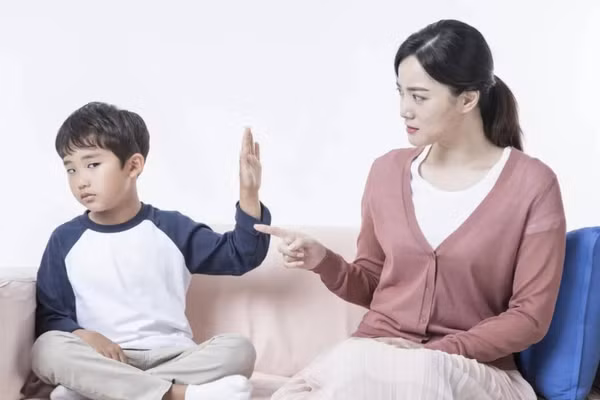 Trong cuộc sống học tập hàng ngày, hoàn thành một số việc rất đơn giản, làm việc của bản thân, trẻ đều muốn đưa ra điều kiện. (Ảnh: ITN)