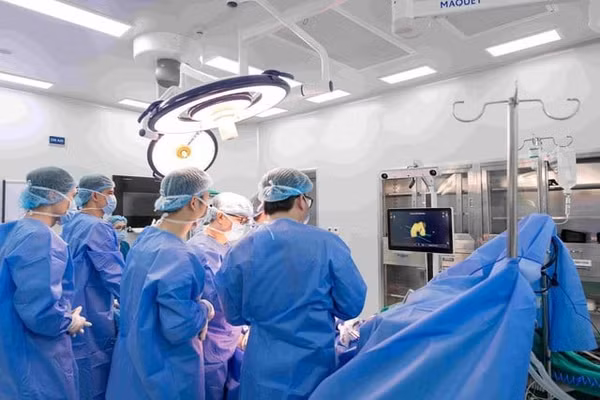 Bệnh nhân được thay khớp gối trái toàn phần với sự hỗ trợ của robot CORI hiện đại từ Mỹ.