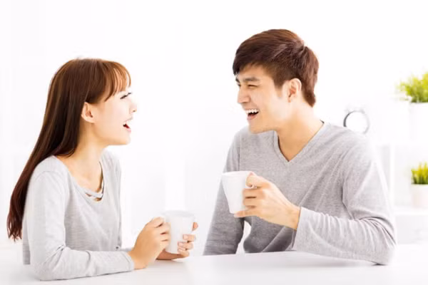 Bày tỏ suy nghĩ của mình giúp xây dựng một nền tảng hôn nhân vững chắc, hỗ trợ và thấu hiểu. (Ảnh: ITN).