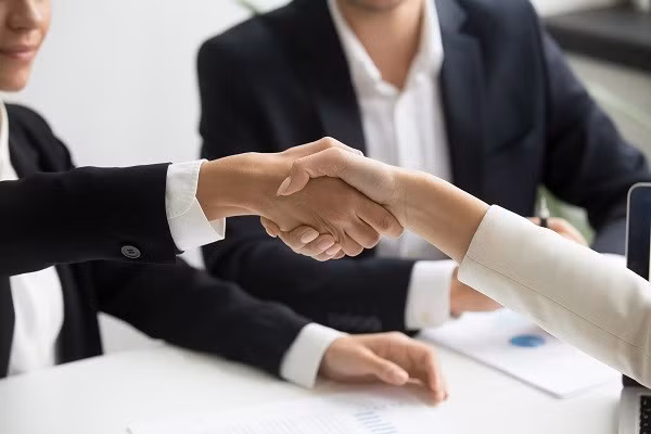 Bảo Bình đón nhiều cơ hội kinh doanh, Thiên Bình tình yêu thăng hoa ngày 19/7