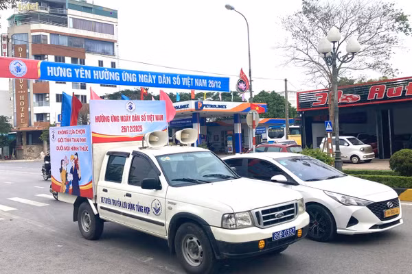 Hưng Yên hưởng ứng ngày Dân số Việt Nam 26/12. Ảnh CCDSHY