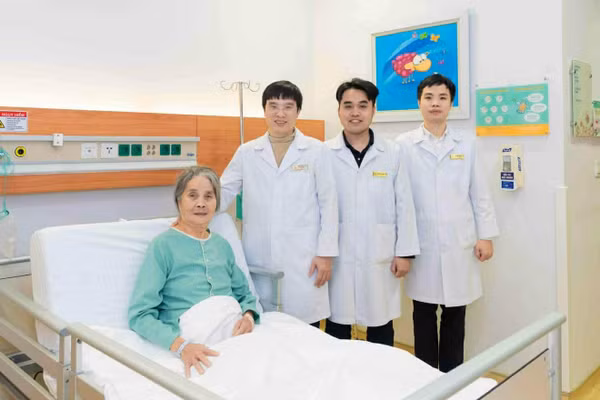 Bệnh nhân hồi phục ngoạn mục sau ca phẫu thuật cấp cứu.