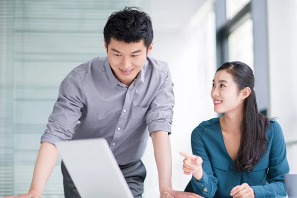 Giao tiếp hiệu quả không chỉ cải thiện hiệu suất công việc, mà còn thúc đẩy sự hòa hợp trong các mối quan hệ. (Ảnh: ITN).