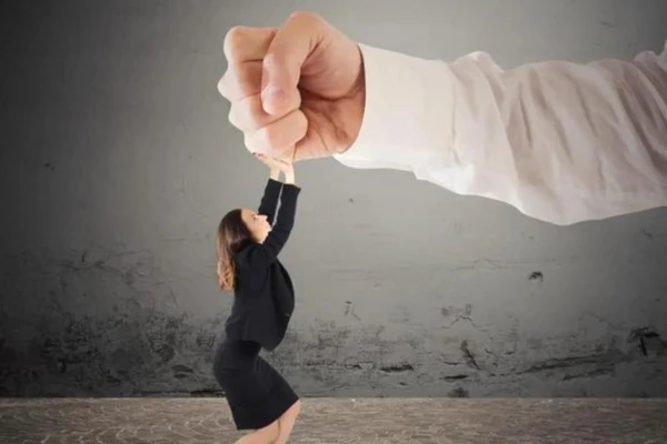 Nhiều người không biết cách đặt ra ranh giới, điều này dẫn đến việc họ trở thành nạn nhân lặp đi lặp lại ở nơi làm việc hoặc cuộc sống hằng ngày. (Ảnh: ITN)