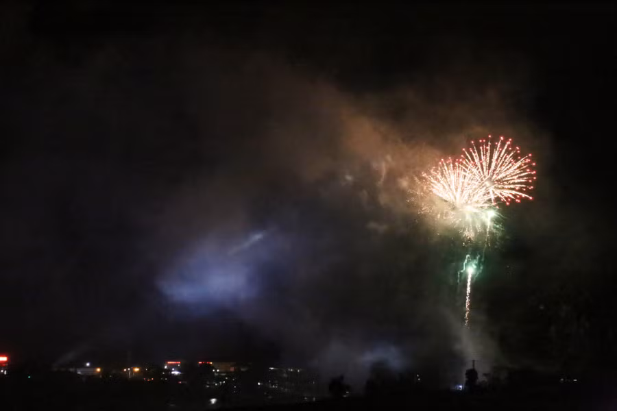 Màn bắn pháo hoa chào mừng năm mới trong Chương trình Phong Nha Countdown Party 2020.