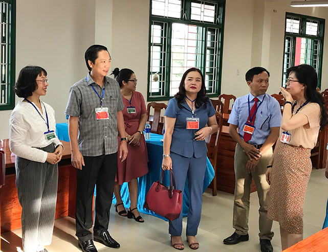 Ban chỉ đạo thi tỉnh Quảng Trị kiểm tra các điểm thi trước khi bước vào giờ làm bài của các thí sinh