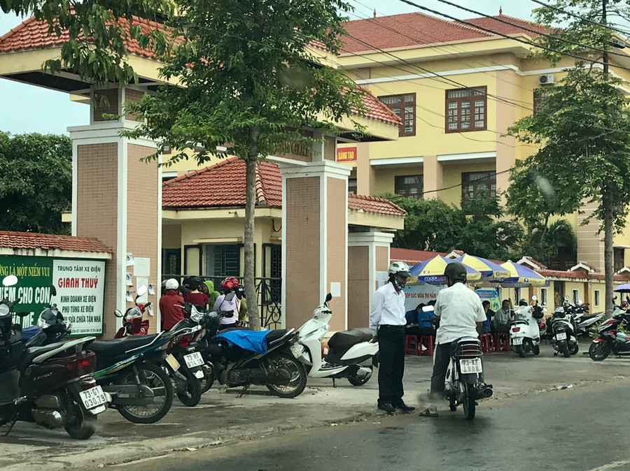 Ngay từ sáng sớm, trên địa bàn Tp. Đồng Hới đã có cơn mưa nhỏ