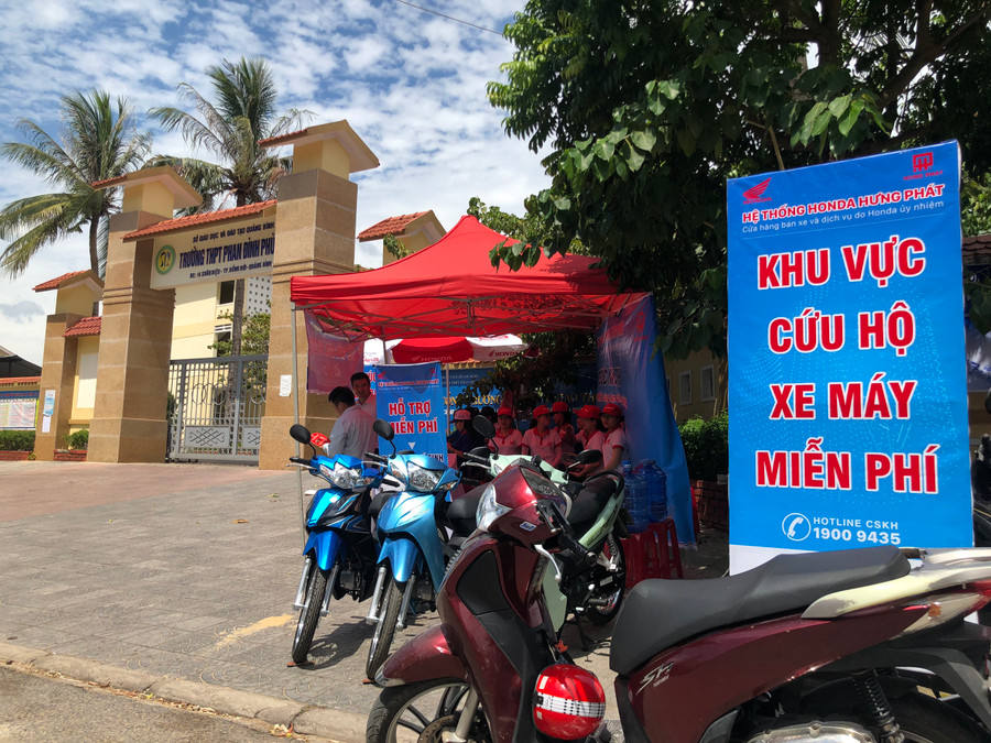 Cứu hộ xe máy miễn phí đối với phụ huynh và học sinh nếu xảy ra sự cố trên đường đến trường thi.
