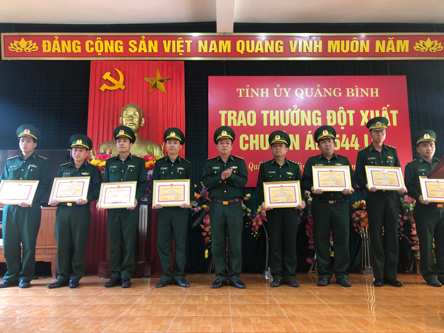 Tặng thưởng lực lượng bộ đội Biên phòng tham gia phá án