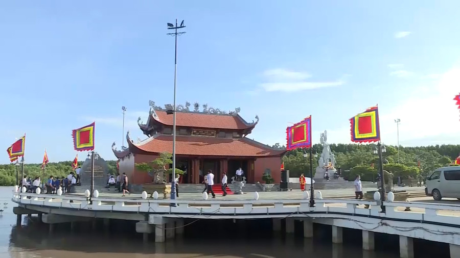 Đền thờ Lạc Long Quân tại Mũi Cà Mau.