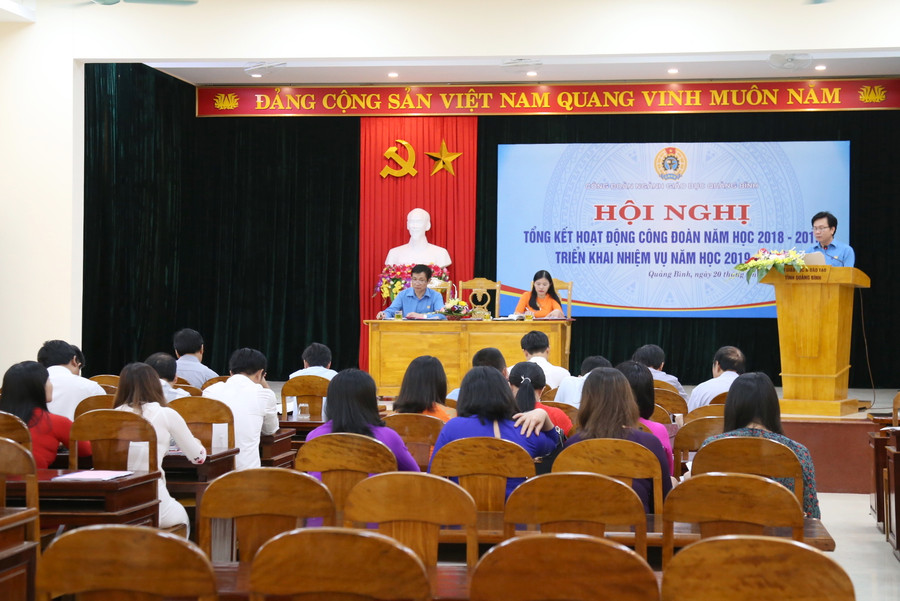 Hội nghị tổng kết Công đoàn ngành GD Quảng Bình năm 2018-2019 và triển khai nhiệm vụ trọng tâm công đoàn năm học mới Hội nghị tổng kết Công đoàn ngành GD Quảng Bình năm 2018-2019 và triển khai nhiệm vụ trọng tâm công đoàn năm học mới