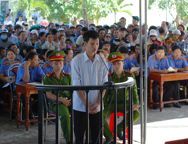 Bị cáo Trần Đình Thịnh bị tuyên án tử hình sau khi giết vợ mình cùng người tình của vợ.