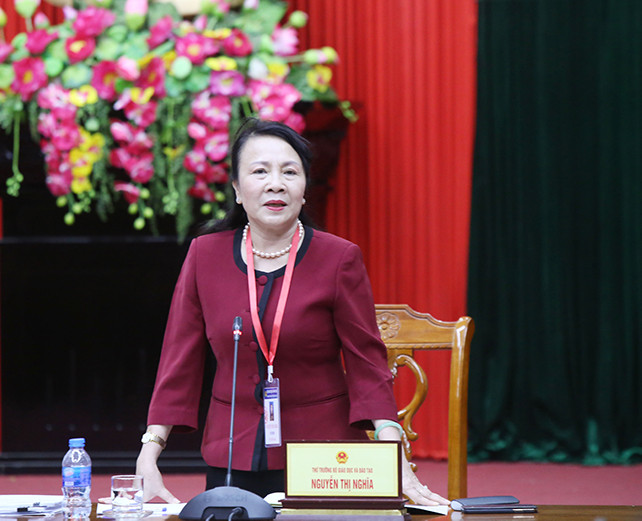 Thứ trưởng Nguyễn Thị Nghĩa yêu cầu BCĐ thi THPT Quốc gia tỉnh Quảng Bình cần phải đảm bảo an toàn tuyệt đối cho kỳ thi THPT Quốc gia năm 2019