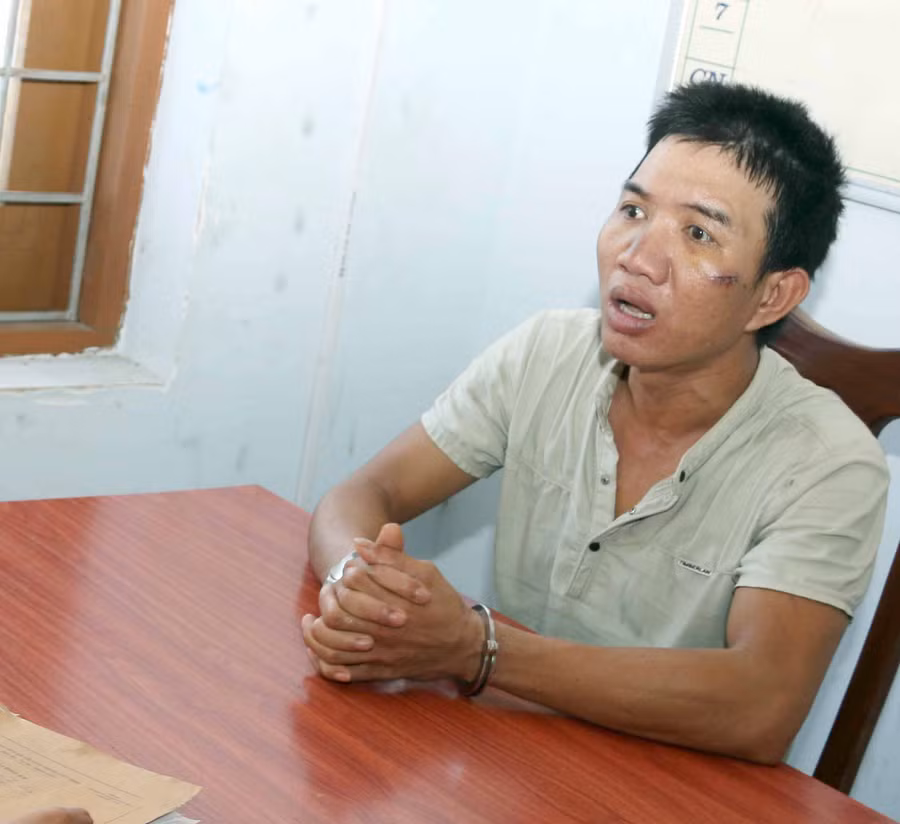 Đối tượng Nguyễn Văn Quân tại cơ quan CA huyện Lệ Thủy.