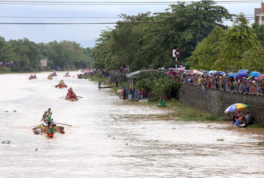 Tất cả đã tạo nên một không khí lễ hội tưng bừng, vui tươi chào mừng ngày Tết Độc lập.