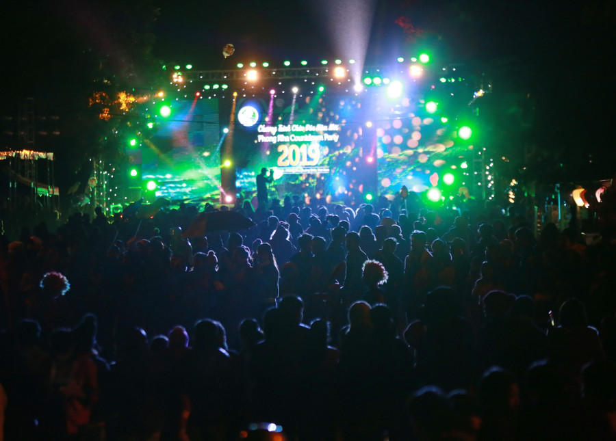 Đêm tiệc âm thanh ánh sáng chào đón năm mới 2019 tại Phong Nha - Kẻ Bàng