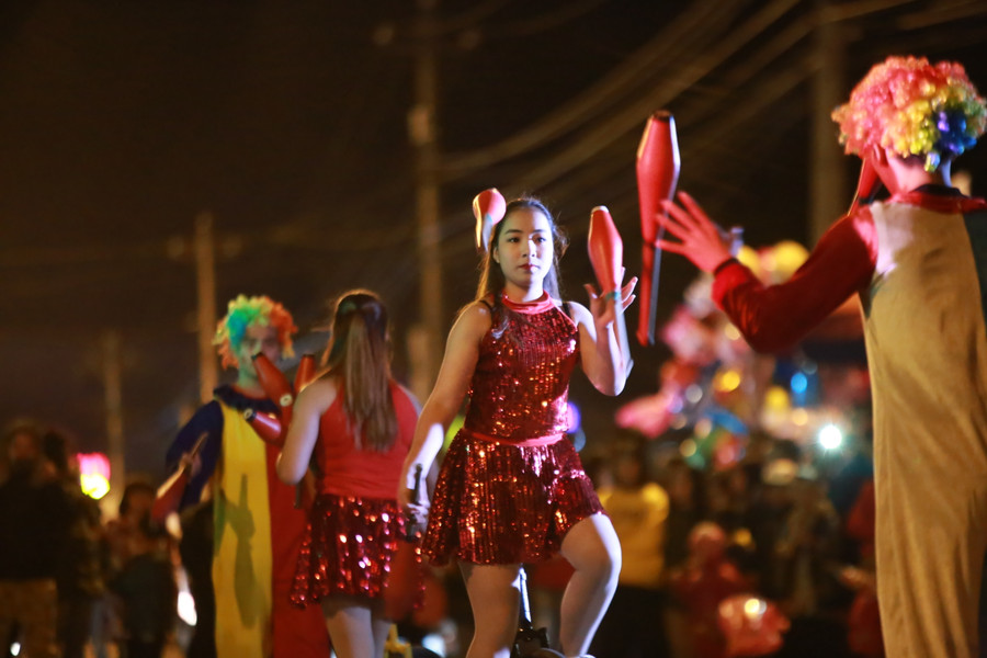 Màn tung hứng của các nghệ sĩ đường phố