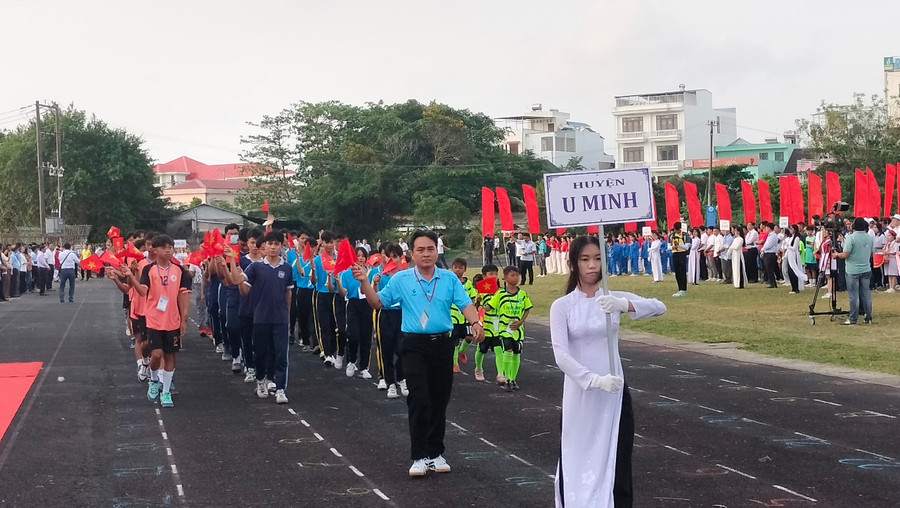 Đơn vị huyện U Minh tham gia diễu hành tại lễ khai mạc Hội khỏe Phù Đổng. Đơn vị huyện U Minh tham gia diễu hành tại lễ khai mạc Hội khỏe Phù Đổng.