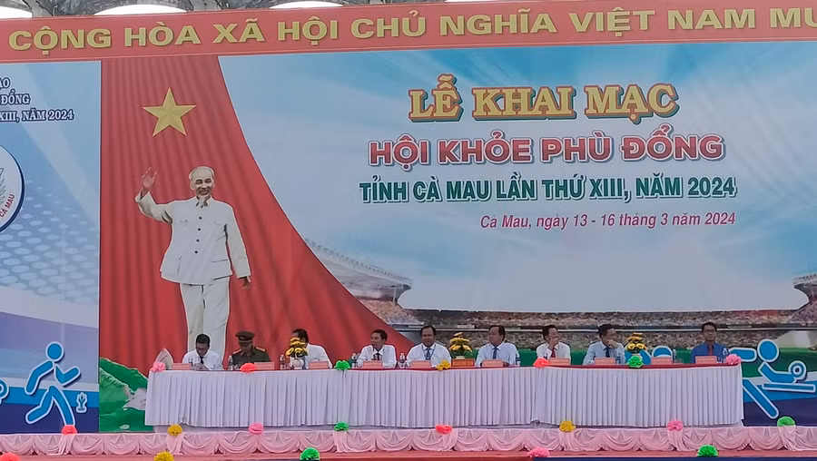 Đoàn Chủ tịch Hội khỏe Phù Đổng tỉnh Cà Mau lần thứ XIII-2024.
