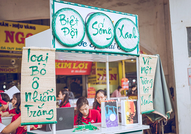 "Biệt đội sống xanh" loại bỏ ô nhiễm trắng - Vì một tương lai xanh "Biệt đội sống xanh" loại bỏ ô nhiễm trắng - Vì một tương lai xanh