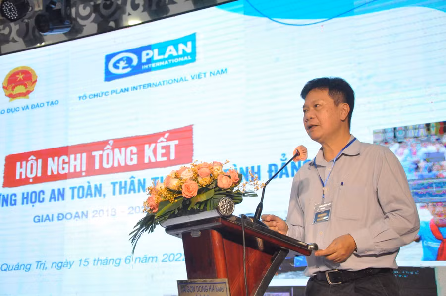 Ông Lưu Quang Đại - Quản lý chất lượng và phát triển chương trình, Tổ chức Plan phát biểu tại hội nghị.