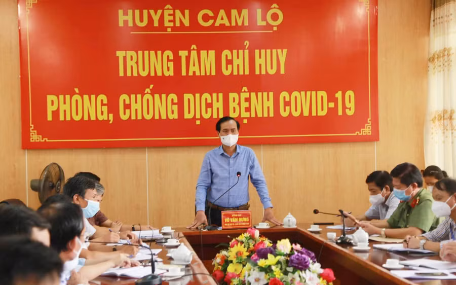 Ông Võ Văn Hưng - Chủ tịch UBND tỉnh Quảng Trị tại cuộc họp với huyện Cam Lộ trong ngày 28/9.