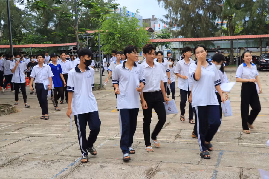 Thí sinh Cà Mau chủ động đến điểm thi sớm.