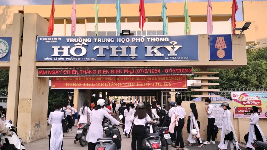 Trường THPT Hồ Thị Kỷ là một 17 điểm thi tốt nghiệp THPT chính thức của tỉnh Cà Mau.