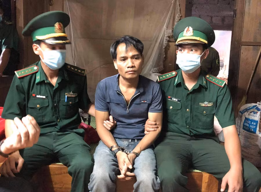 Đối tượng Hồ Văn Hâm bị bắt giữ tại nhà riêng khi đang có hành vi tàng trữ trái phép ma túy