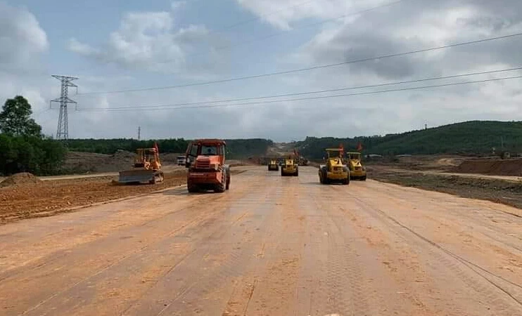 Cao tốc Cam Lộ - Lao Bảo sẽ có chiều dài 70km, với quy mô 4 làn xe và bề rộng nền đường 17m