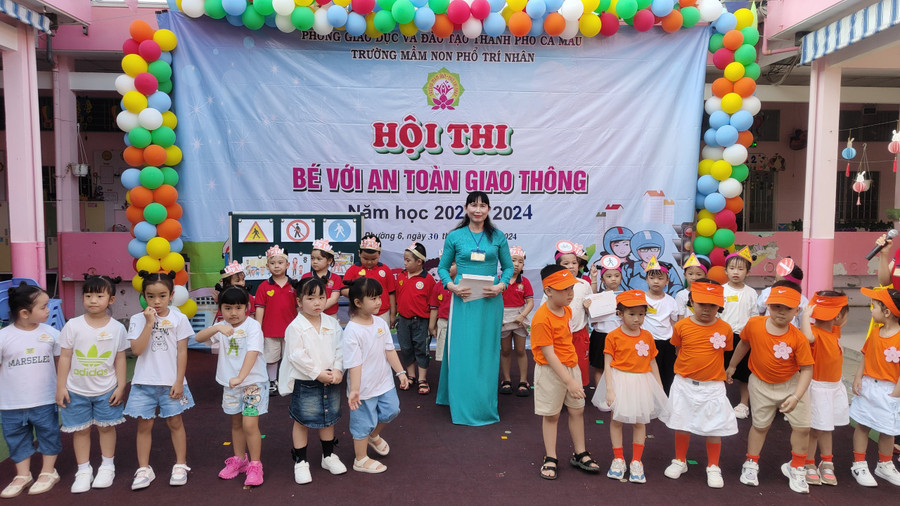 Tổng kết trao giải hội thi Bé với an toàn giao thông.