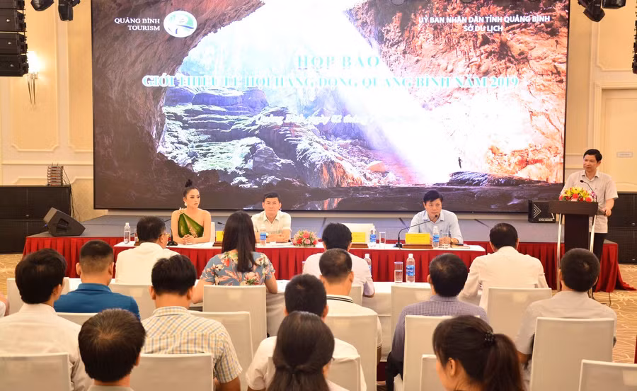 Họp báo công bố chương trình Lễ hội hang động Quảng Bình năm 2019 với chủ đề: Quảng Bình - Bí ẩn bất tận Họp báo công bố chương trình Lễ hội hang động Quảng Bình năm 2019 với chủ đề: Quảng Bình - Bí ẩn bất tận