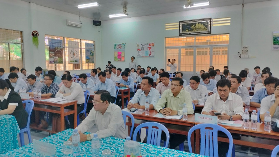 Đại biểu dự hội thảo khoa học. Đại biểu dự hội thảo khoa học.