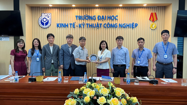 Đại học Kinh tế Kỹ thuật Công nghiệp hợp tác với Đại học Hanbat