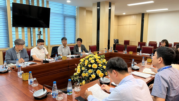 Buổi thảo luận, ký kết hợp tác giữa Đại học Kinh tế - Kỹ thuật Công nghiệp và Đại học Quốc gia Hanbat, Hàn Quốc (ảnh: Uneti).