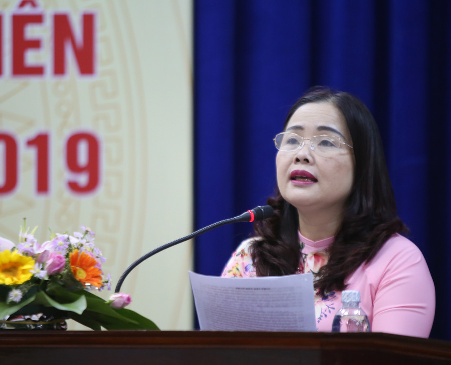 Ts. Lê Thị Hương, giám đốc Sở GD&ĐT tỉnh Quảng Trị cảm ơn đội ngũ báo chí đã có những sự chia sẻ thông tin của ngành GD&ĐT kịp thời để từ đó ngành rút ra những bài học kinh nghiệm, có những chỉ đạo thực hiện nhiệm vụ tốt hơn trong năm học của ngành Ts. Lê Thị Hương, giám đốc Sở GD&ĐT tỉnh Quảng Trị cảm ơn đội ngũ báo chí đã có những sự chia sẻ thông tin của ngành GD&ĐT kịp thời để từ đó ngành rút ra những bài học kinh nghiệm, có những chỉ đạo thực hiện nhiệm vụ tốt hơn trong năm học của ngành