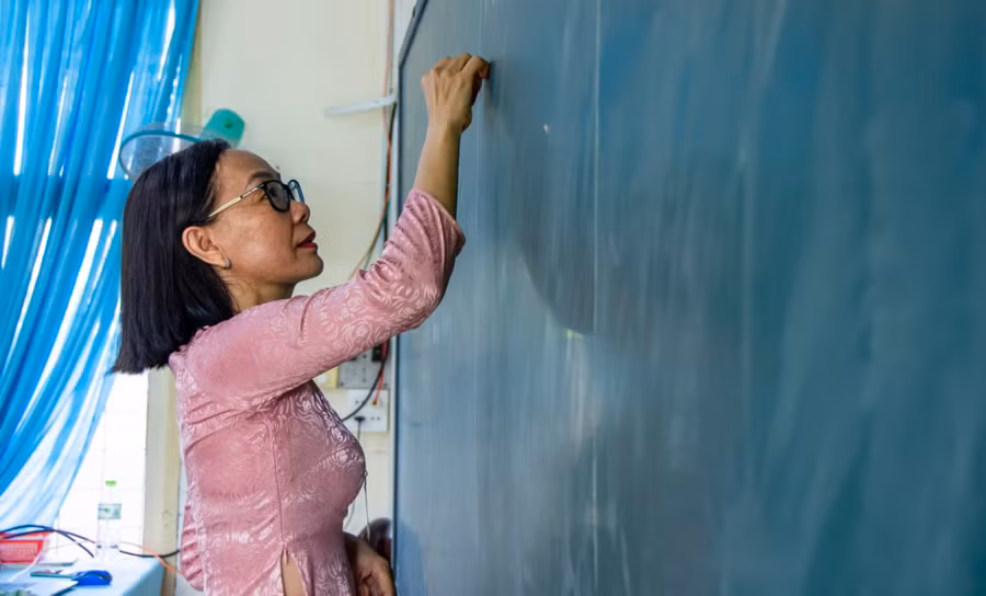 Cô Nguyễn Thị Mỹ Dung, Tổ trưởng Tổ Tiếng Anh, Trường THPT Hồ Thị Kỷ.