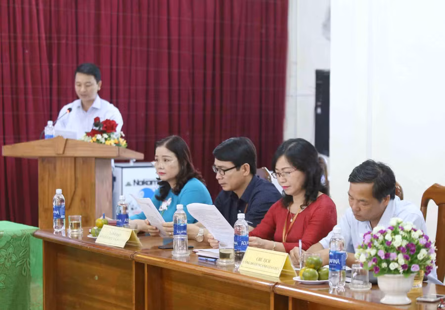 Ban giám đốc sở GD&ĐT tỉnh Quảng Trị tại buổi lễ ký kết