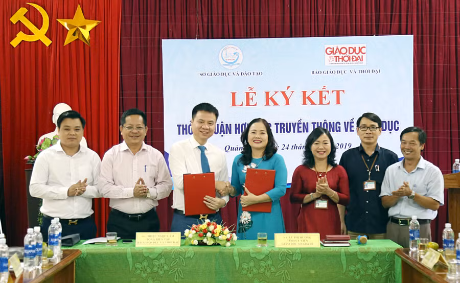 Lễ ký kết biên bản ghi nhớ về việc hợp tác truyền thông giữa Sở GD&ĐT tỉnh Quảng Trị cùng báo GD&TĐ