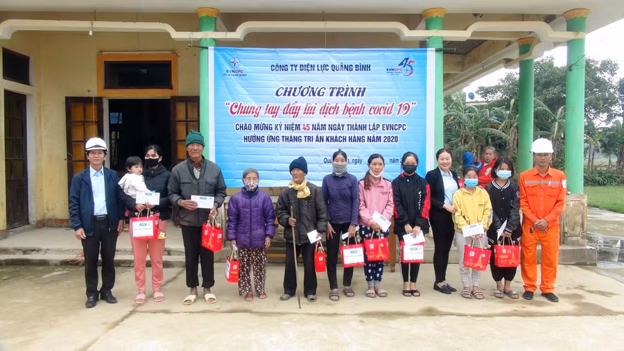 Công ty Điện lực Quảng Bình chia sẻ cùng bà con khó khăn trong đợt dịch bệnh Covid - 19 xảy ra.