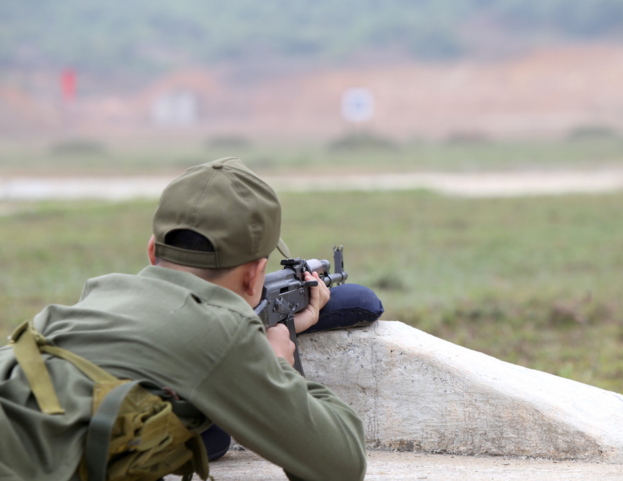 Ngắm bắn. Ngắm bắn.