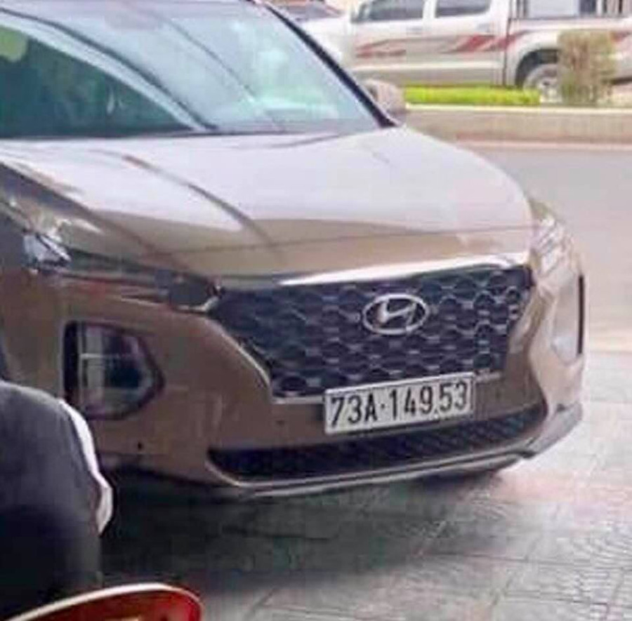 Cộng đồng mạng xã hội tại Quảng Bình vẫn đang bàn tán về chủ nhân sở hữu biển số xe này.