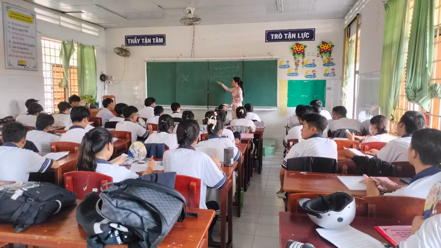 Học sinh khối 12 đang trong giai đoạn nước rút ôn thi.