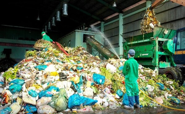 Bên trong Nhà máy xử lý rác thải TP Cà Mau. Bên trong Nhà máy xử lý rác thải TP Cà Mau.