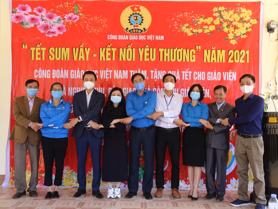 Nghiệm thu bàn giao nhà công vụ giáo viên của Trường Mầm non Hướng Việt huyện Hướng Hoá tỉnh Quảng Trị.