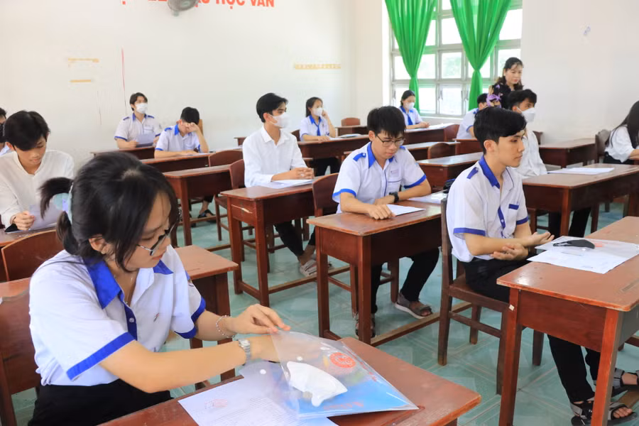 Nhiều học sinh Cà Mau hy vọng môn Tiếng Anh đạt điểm trên trung bình.