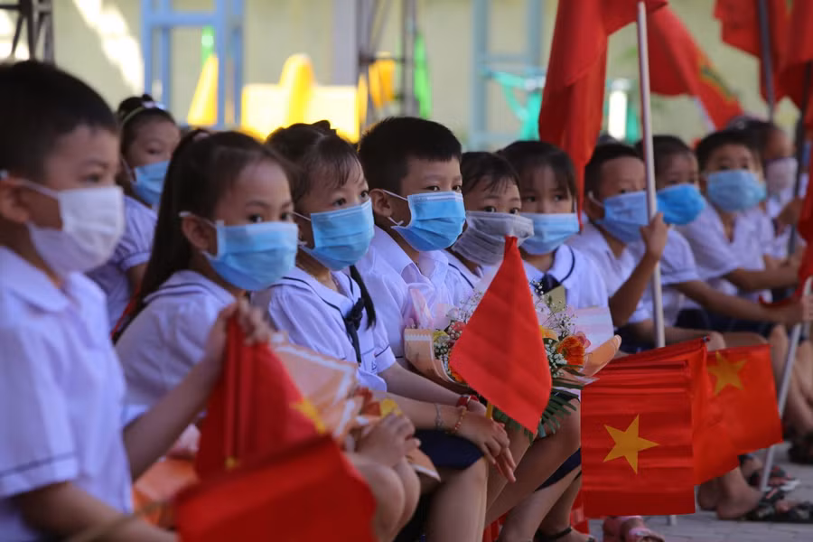 Những gương mặt học sinh lớp 1 trường Tiểu học Đức Ninh (TP. Đồng Hới - Quảng Bình)