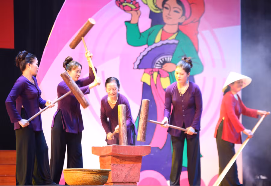 Hò khoan Lệ Thủy luôn được người dân cất lên trong lao động và cả những sinh hoạt hàng ngày.