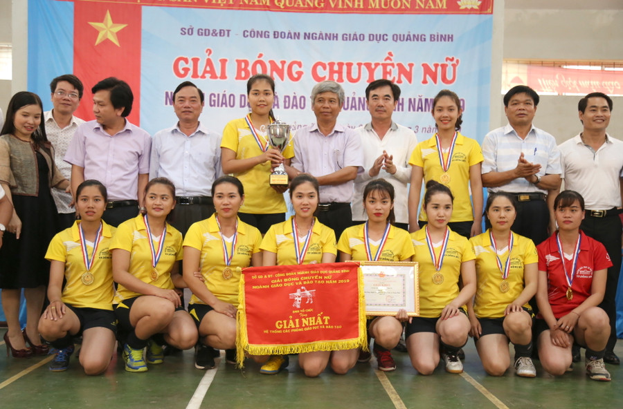 Phòng GD&ĐT Thành phố Đồng Hới vô địch hệ thống các phòng GD&ĐT tỉnh Quảng Bình Phòng GD&ĐT Thành phố Đồng Hới vô địch hệ thống các phòng GD&ĐT tỉnh Quảng Bình